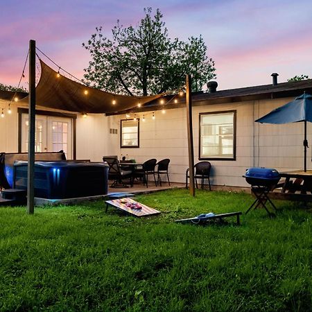 Cozy 3 Bedroom With Hot Tub 2 Min Away From Lackland San Antonio Luaran gambar
