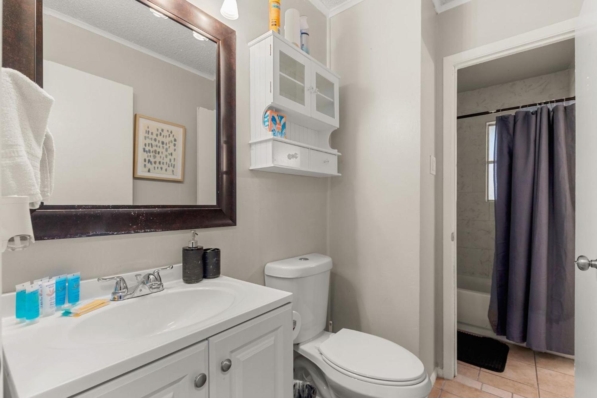 Cozy 3 Bedroom With Hot Tub 2 Min Away From Lackland San Antonio Luaran gambar