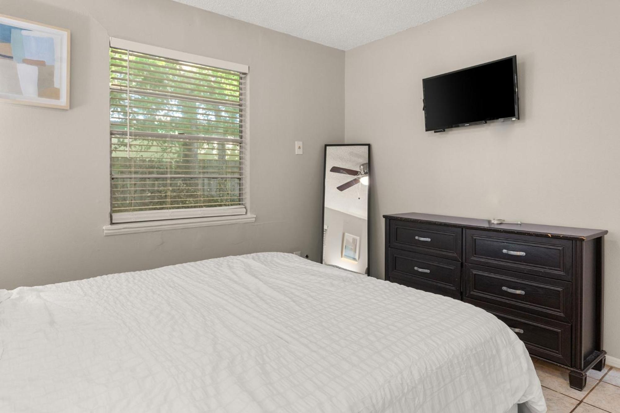 Cozy 3 Bedroom With Hot Tub 2 Min Away From Lackland San Antonio Luaran gambar