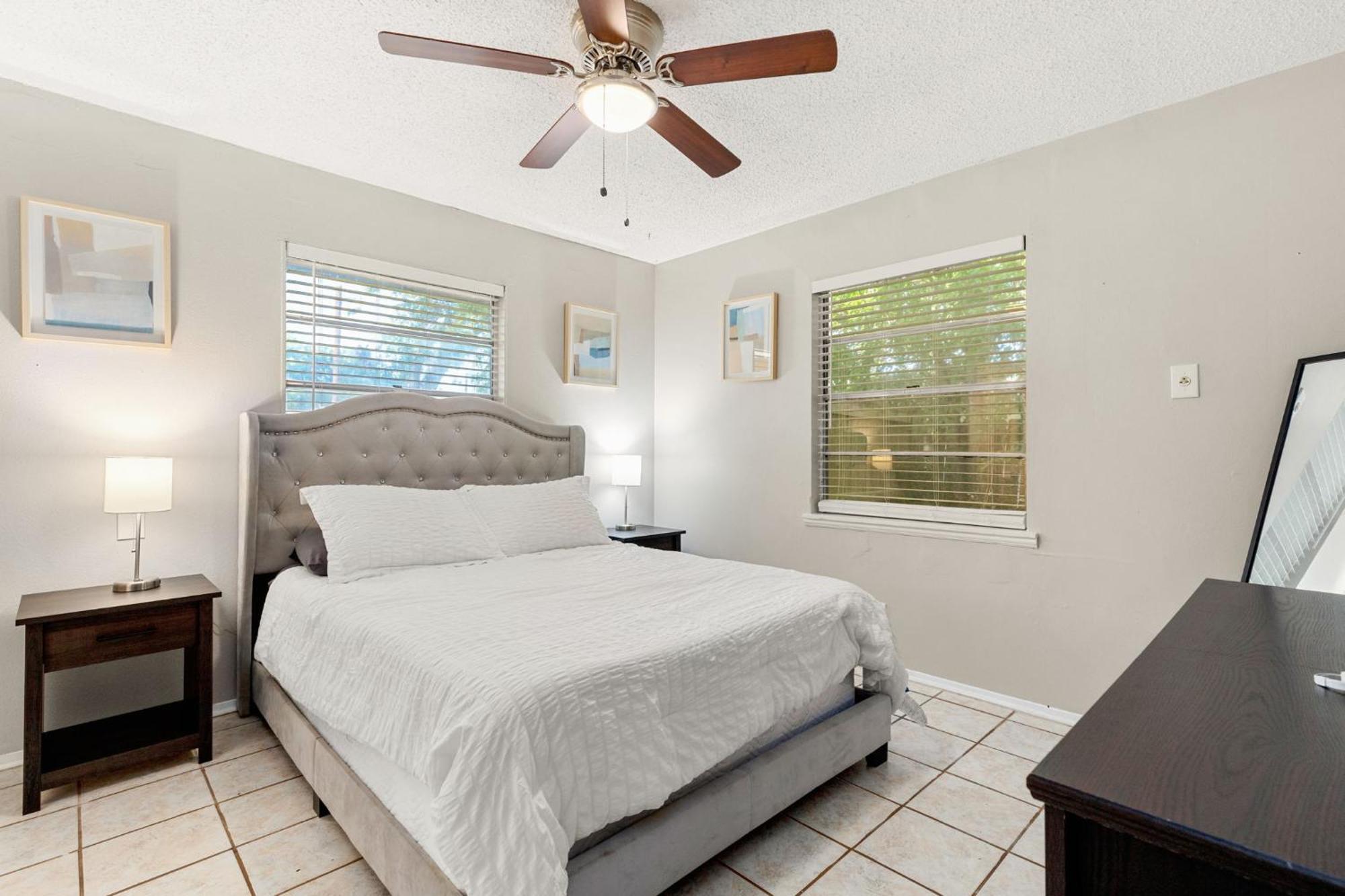 Cozy 3 Bedroom With Hot Tub 2 Min Away From Lackland San Antonio Luaran gambar