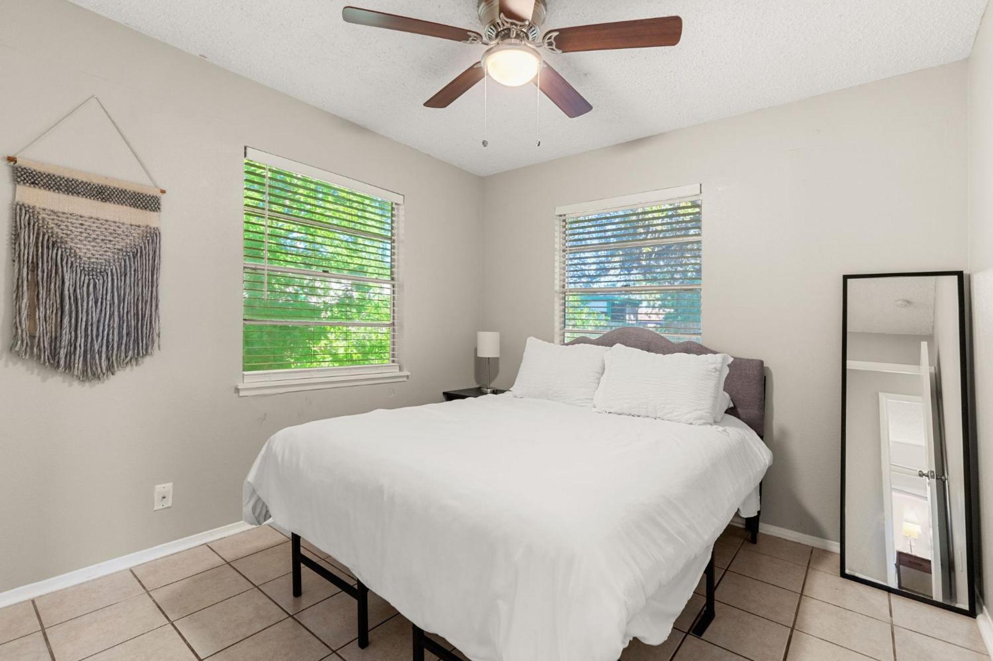 Cozy 3 Bedroom With Hot Tub 2 Min Away From Lackland San Antonio Luaran gambar