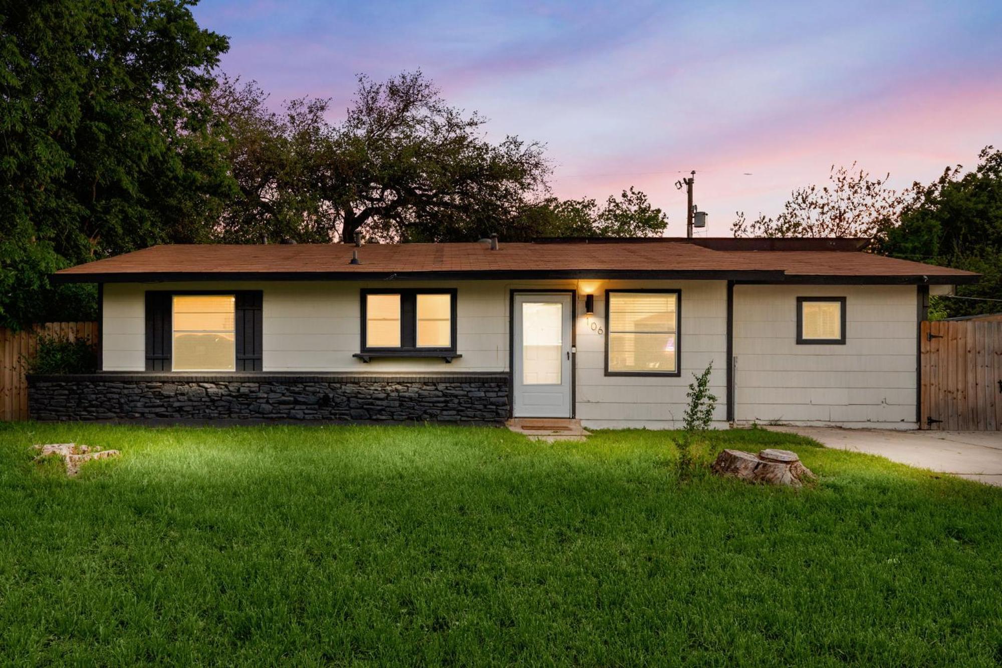 Cozy 3 Bedroom With Hot Tub 2 Min Away From Lackland San Antonio Luaran gambar